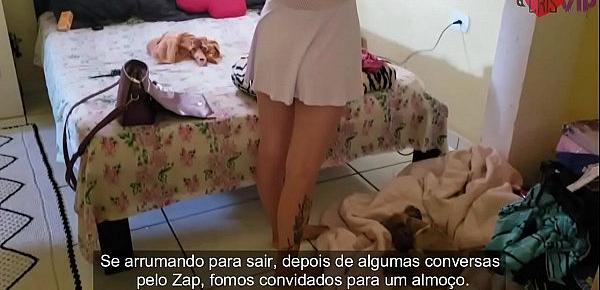  Cristina Almeida em seu primeiro encontro com um fã em um restaurante sendo a sobremesa depois do almoço, marido corno filma tudo discretamente este exibicionismo excitante